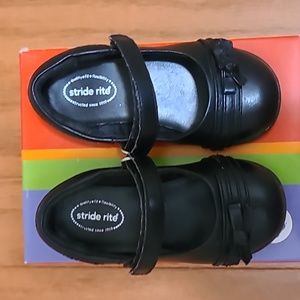 LESLEY BLACK STRIDE RITE MARY JANE DRESS SHOES in size C6